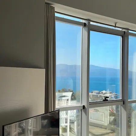 Shtepia E Ervinit Apartment *